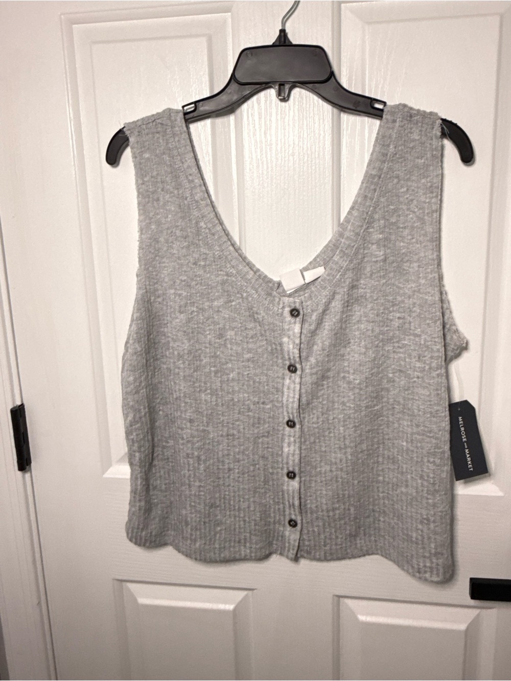 Melrose and Market Gray Ribbed Button-Front Crop Tank
